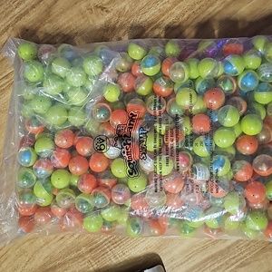 Vending machine toys